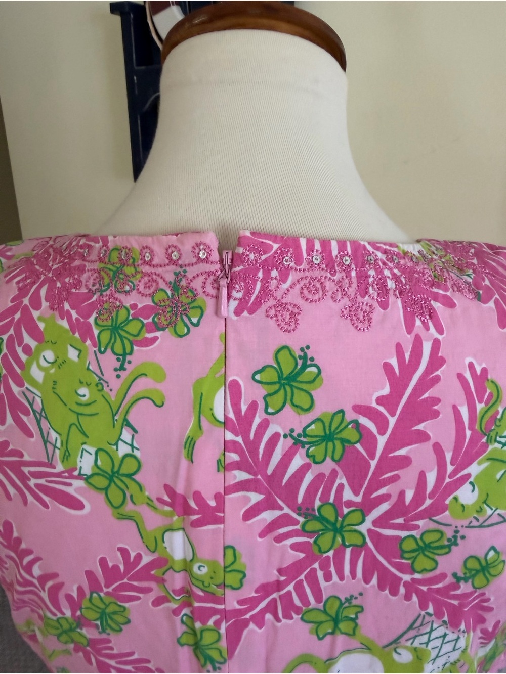 Lilly Pulitzer Pink Tropical Notch-Neck Sleeveless Top - Picture 4 of 5